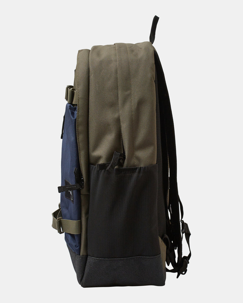 Curb Skate 29 L Skate Backpack - Navy