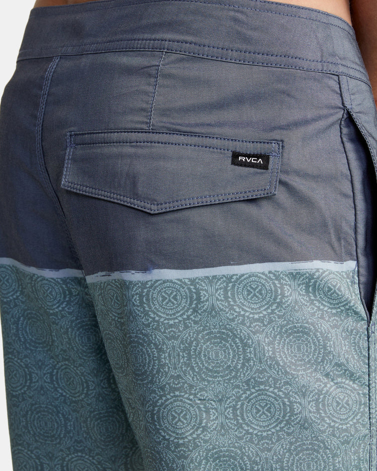 County Boardshorts 18" - Moody Blue