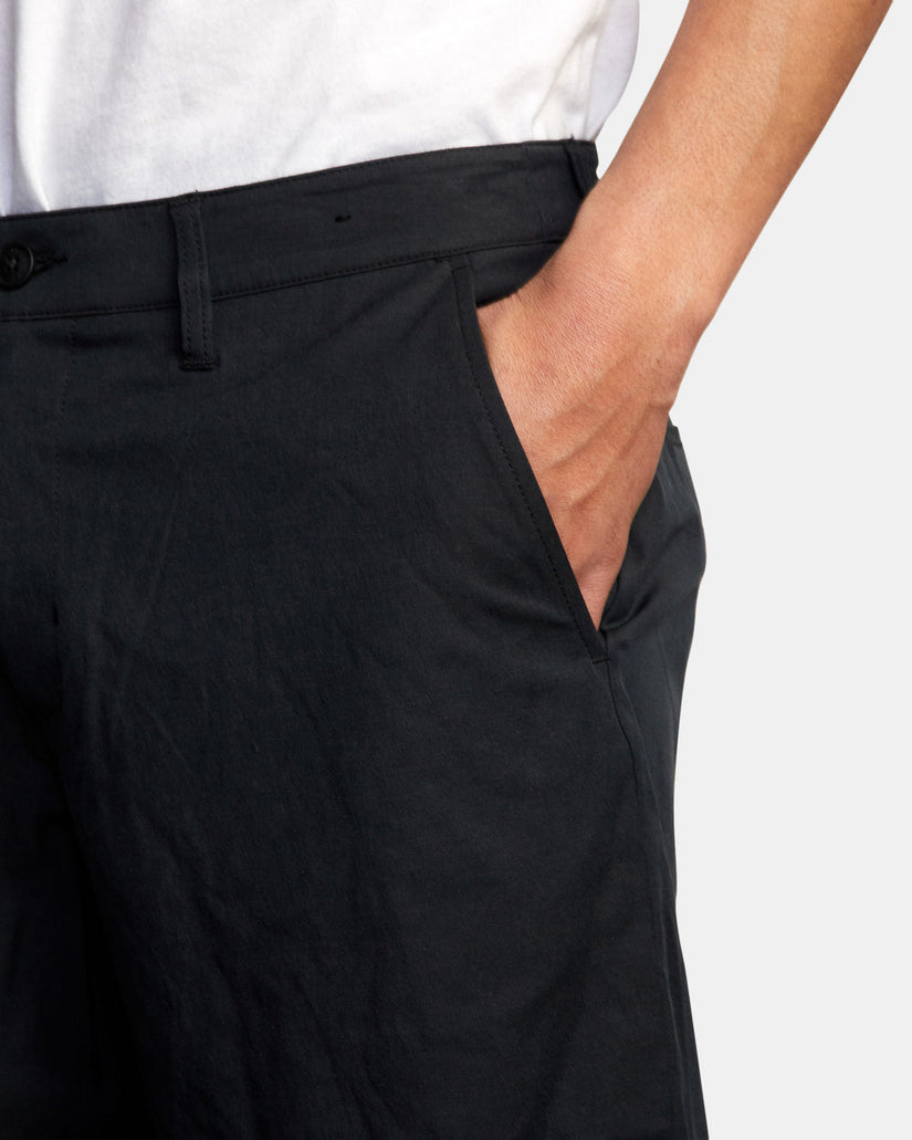 Back In Hybrid 19" Shorts - Black