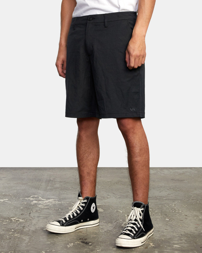 Back In Hybrid 19" Shorts - Black