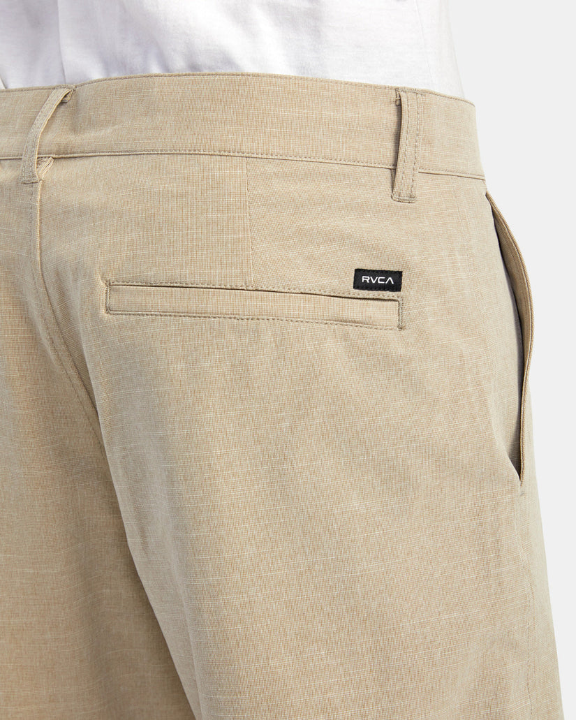 Balance Hybrid 20" Shorts - Khaki