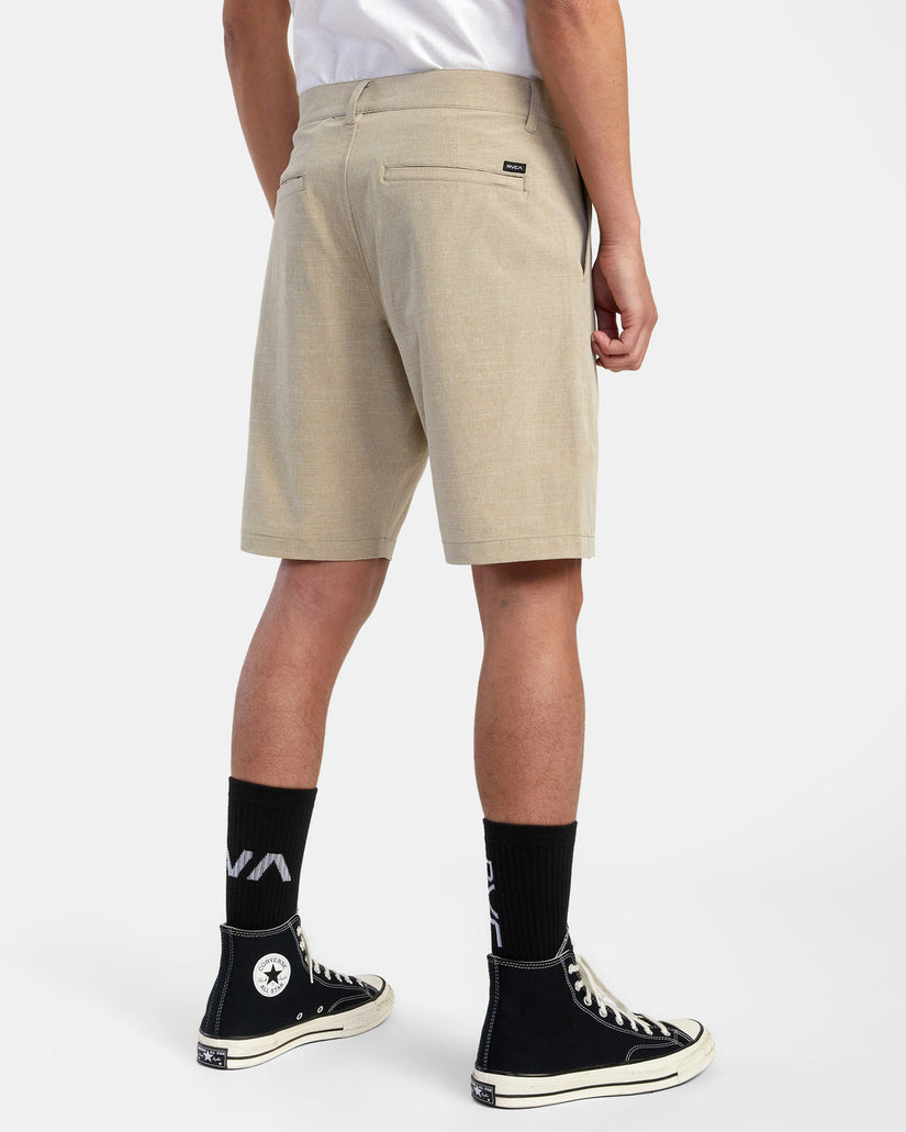 Balance Hybrid 20" Shorts - Khaki