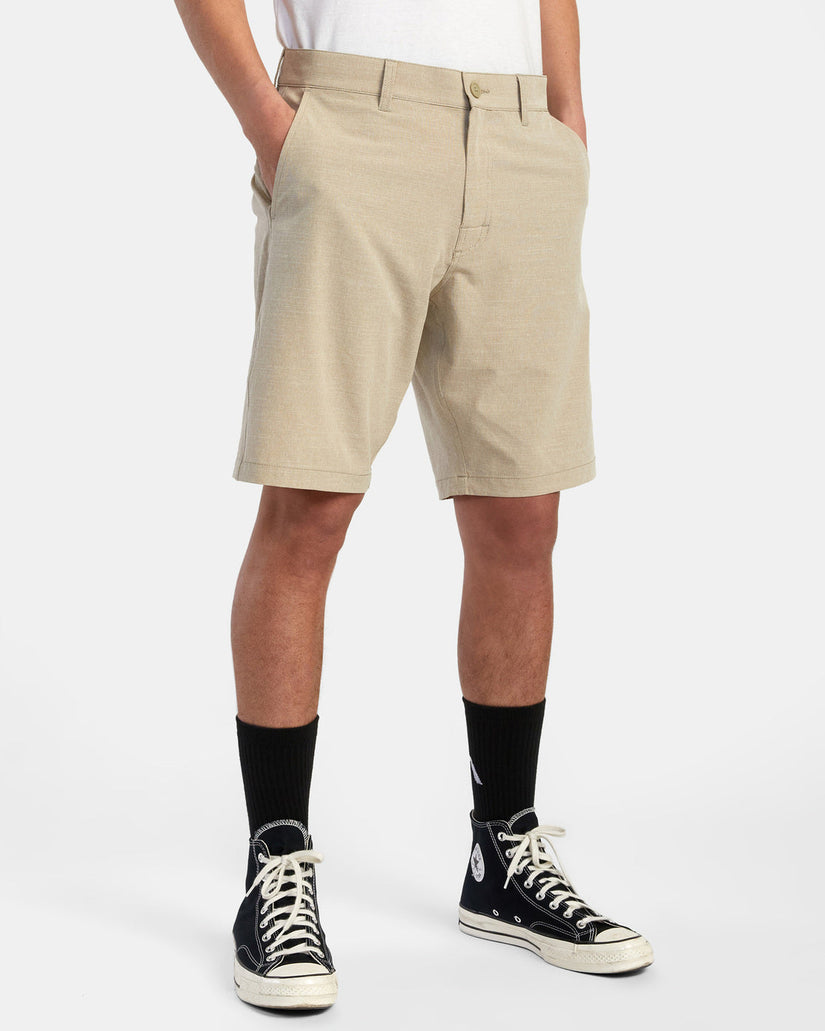 Balance Hybrid 20" Shorts - Khaki