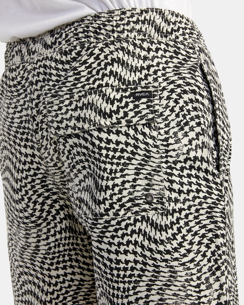 Escape Print Elastic Waist Walkshorts 17” - Black/White